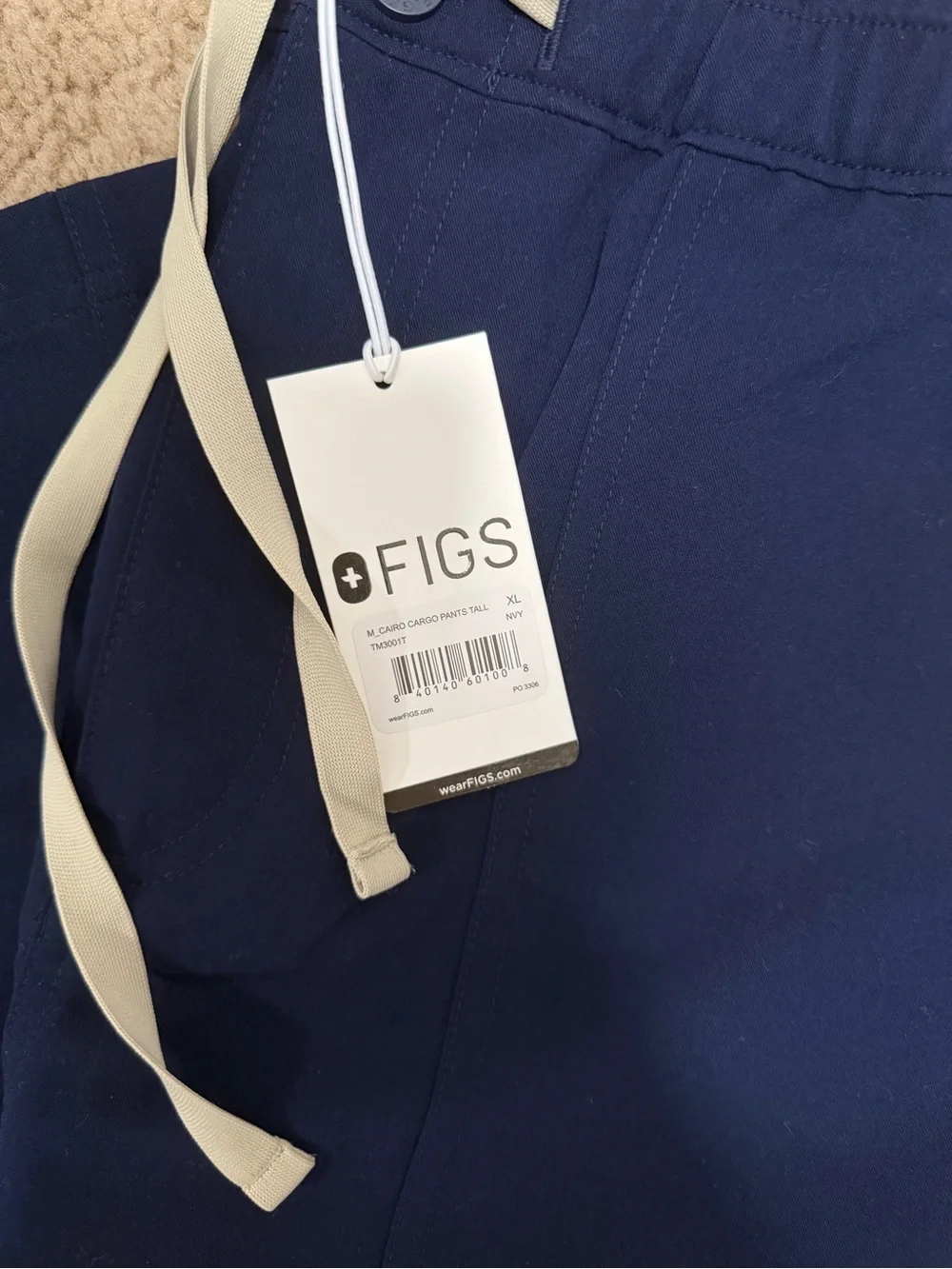 Figs Men’s Navy Cargo Scrub Pants with Drawstring